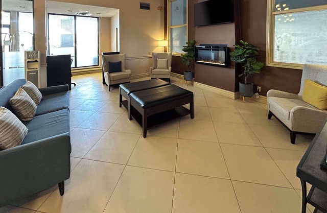 Comfort Inn & Suites Ambassador Bridge