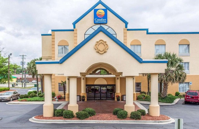 Comfort Inn & Suites FtJackson Maingate