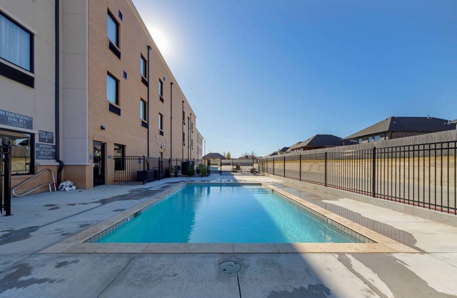 Comfort Inn & Suites Harrah