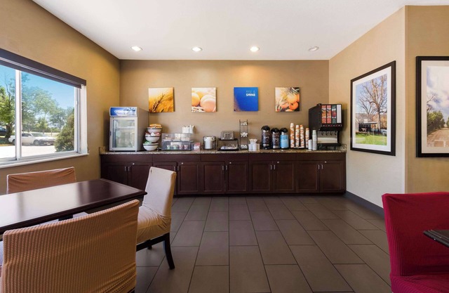 Comfort Inn East