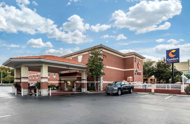 Comfort Suites Airport
