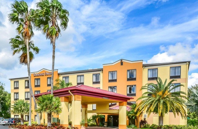 Comfort Suites Tampa - Brandon