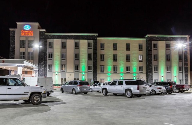 Comfort Suites - University