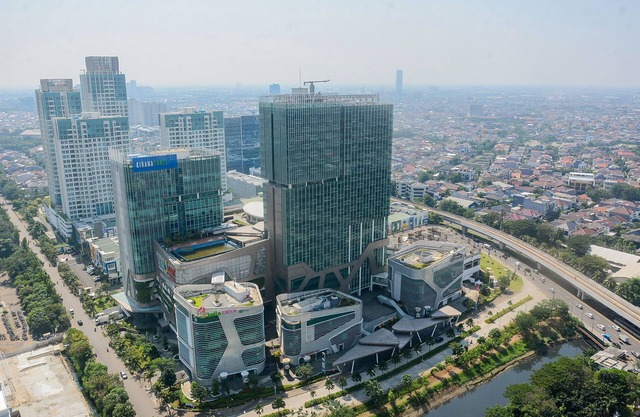 Comfort with City View Studio Tifolia Apartment