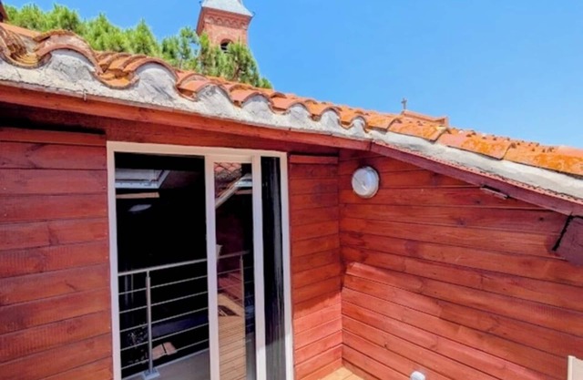 Comfortable 80 m2 self-contained studio, 10 minutes from the sea.