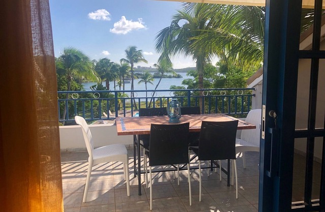 Comfortable 2-bedroom apartment BAIE NETTLE