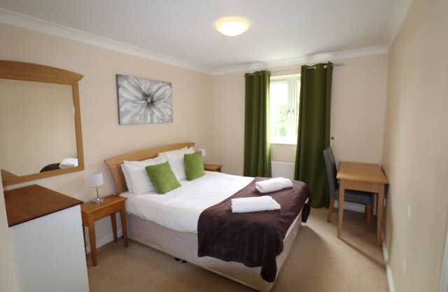 Comfortable 2 Bedroom Apartment in Bracknell