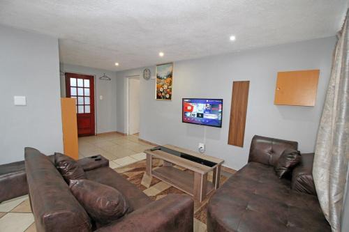 Comfortable 2 Bedroom Flat in Germiston with WI-FI