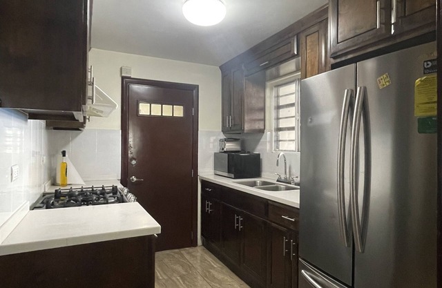 Comfortable 2 BR Gated Home w/ Garage