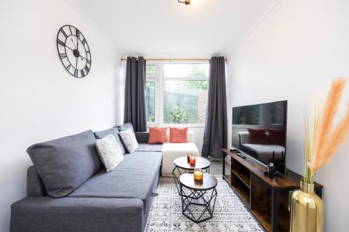 Comfortable 2BR Battersea Steps to Clapham St