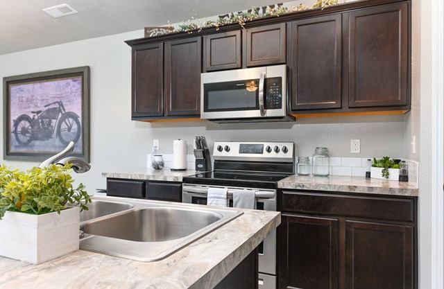 Comfortable 3 bed 2 bath home in Nampa - Sleeps 6