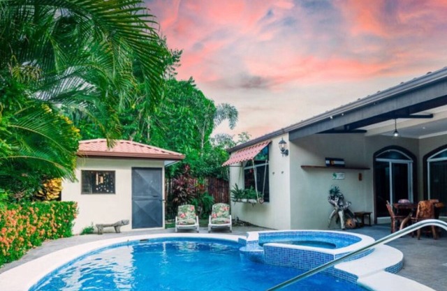 This villa is a 3 bedroom(s), 3 bathrooms, located in Bejuco, .