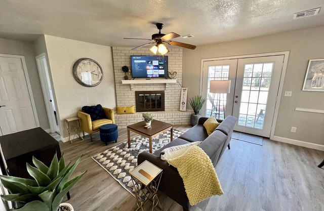 Comfortable 3-bedroom BA home with large backyard