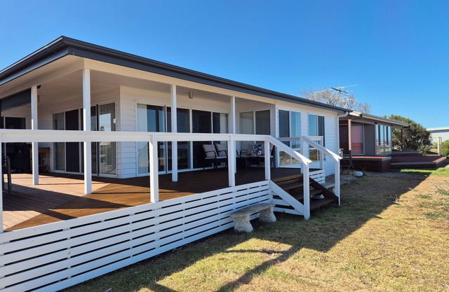 Comfortable 3 bedroom home, absolute beachfront!