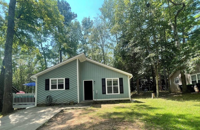 Comfortable 3 bedroom home minutes from Lake Murray!