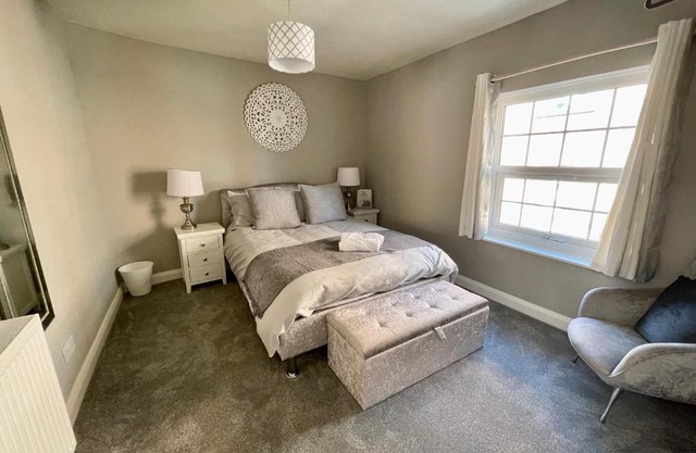 Comfortable 3-BR Home Great Location in Ashby