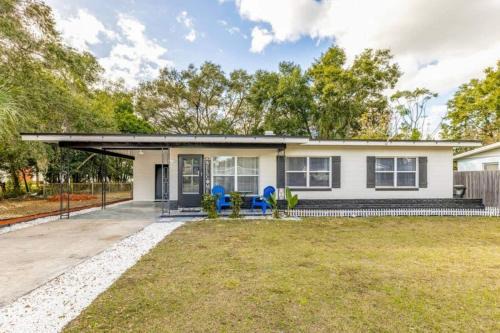 Comfortable 3br Orlando Home Wi-fi Full Kitchen