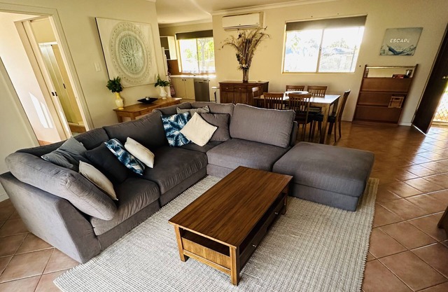 Comfortable and cosy 2 bedroom house at the gateway to the Shire of Murray
