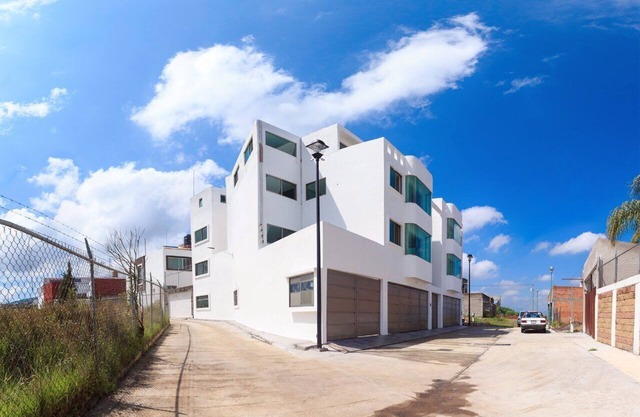 Cómodo y exclusico departamento en Altozano