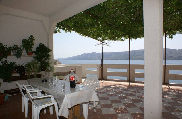 Cómodo apartamento en la playa Zubovici, Pag (A-4065-a)