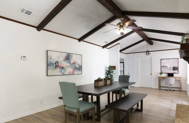Comfortable and Stylish Home Near Lackland AFB