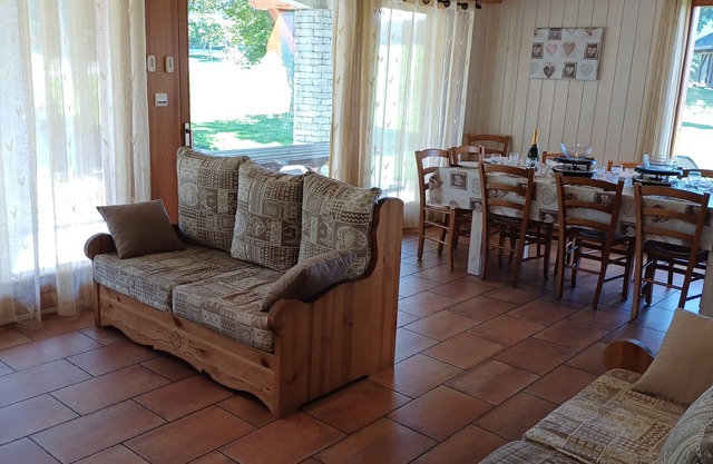 Comfortable apartments in the heart of the village for 2 to 10 people