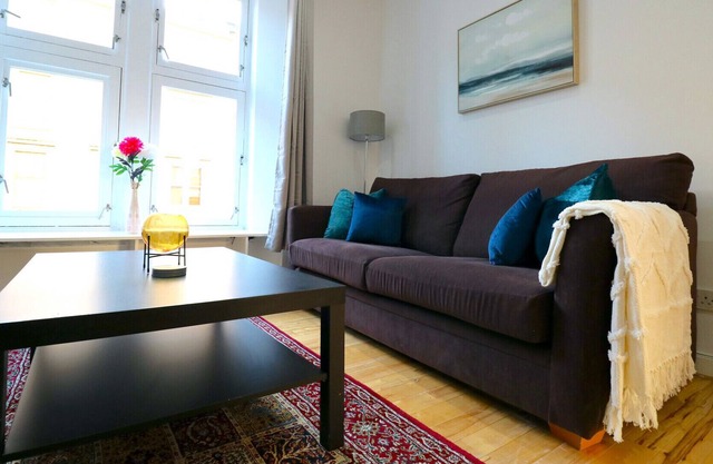 Comfortable Apartment in lively West End