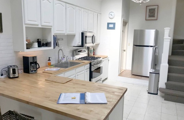 Comfortable Apartment Close to Ocean Beach, Golden Gate Park, and Public Transit