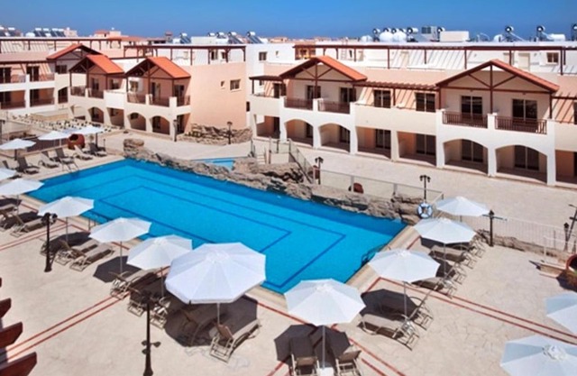 Comfortable Apartment in Larnaca with Shared Pool