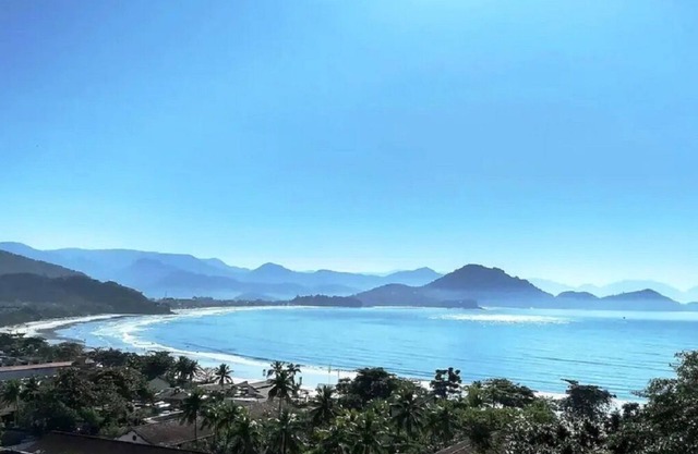 Exuberante vista de la Playa de las Toninhas