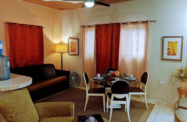 Comfortable Apartment 1BR King Bed with AirCon