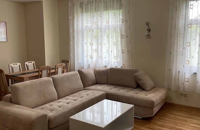 Comfortable apartment with garden