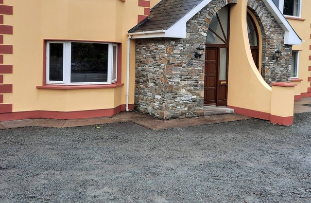 Comfortable Apartment, walking distance from the heart of Kenmare 3.
