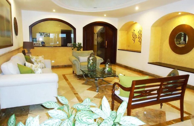 Comfortable Apartment with Free Parking