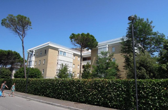Comfortable apartment with parking near the beach