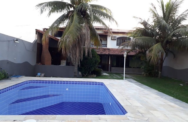 Cómoda casa de playa, amplio balcón con barbacoa cerca de la playa.