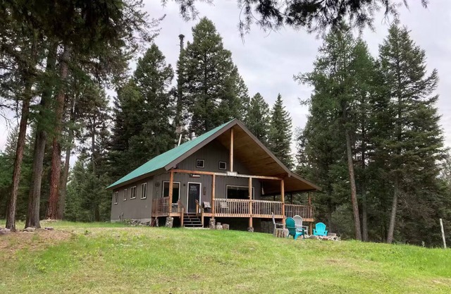 Comfortable cabin with so much to offer!