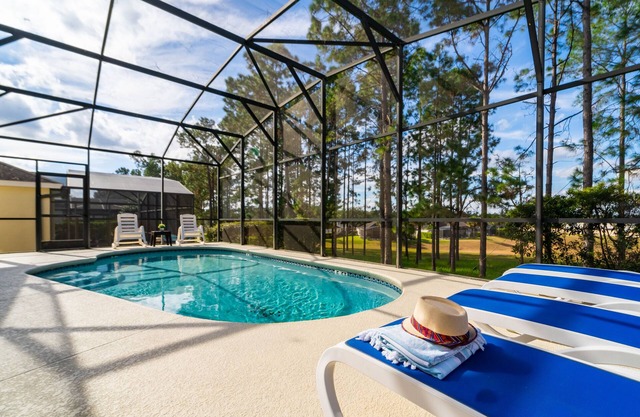 Comfortable Calabay Parc Pool Home with Games Room Close to Disney