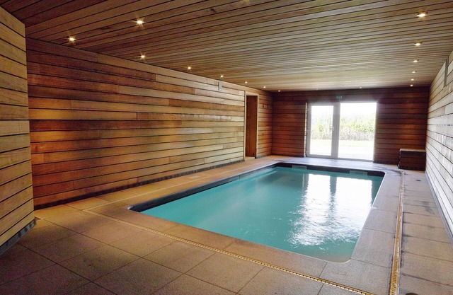 Acogedor chalet en Stoumont con piscina al interior y hammam