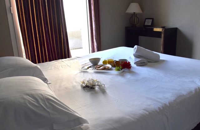 Comfortable Family Stay | Close to Attractions: Le Sana Beach & Port Sanary