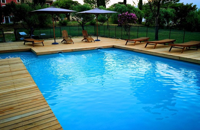 Les romarins - casa de campo de 1 dormitorio con todas las comodidades, vista al jardín y piscina