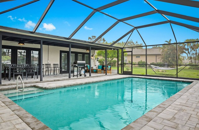 Comfortable Guest Suite With Waterfront Views!