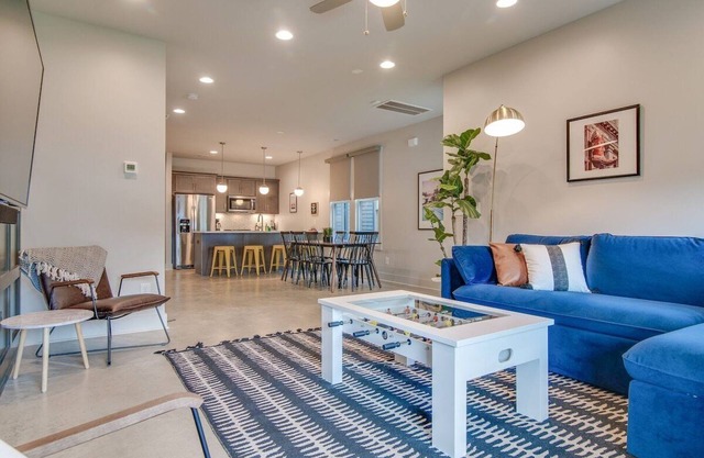 Comfy East Nashville Home for 10