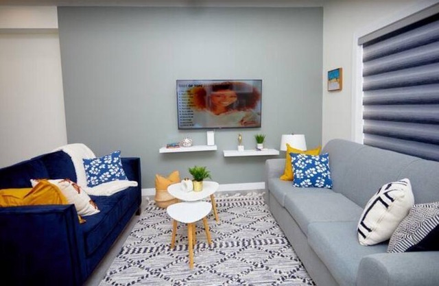 Comfortable home near airport
