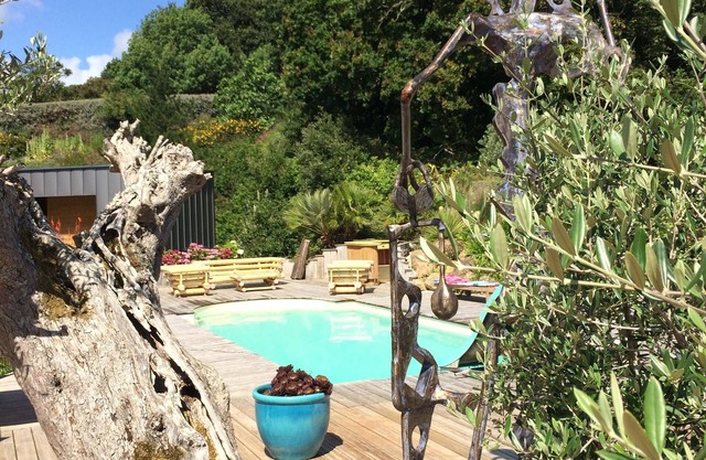 Comfortable house with private pool & spa
