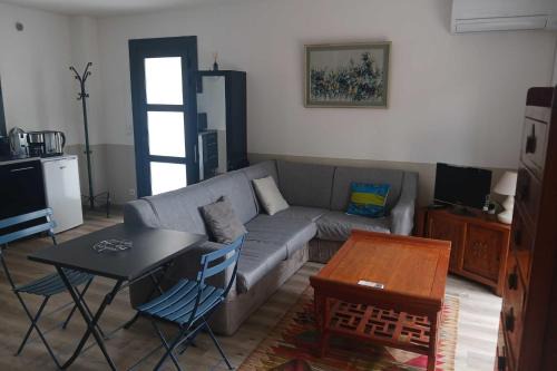 Comfortable house near downtown