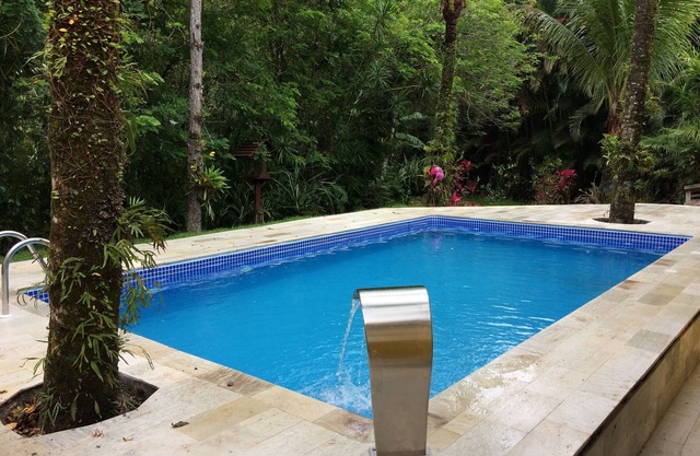 Cómoda casa con piscina en la playa de Guaratuba, costa norte de Sao Paulo