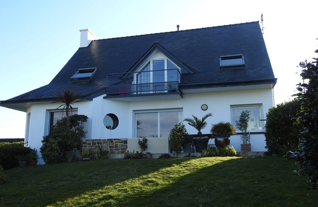 Comfortable house with sea view