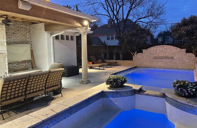 Comfortable house with en-suite bathrooms, fast internet and great outdoor space