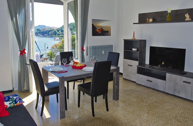 Cómodo apartamento grande en el centro de la bahía de Le Grazie Portovenere